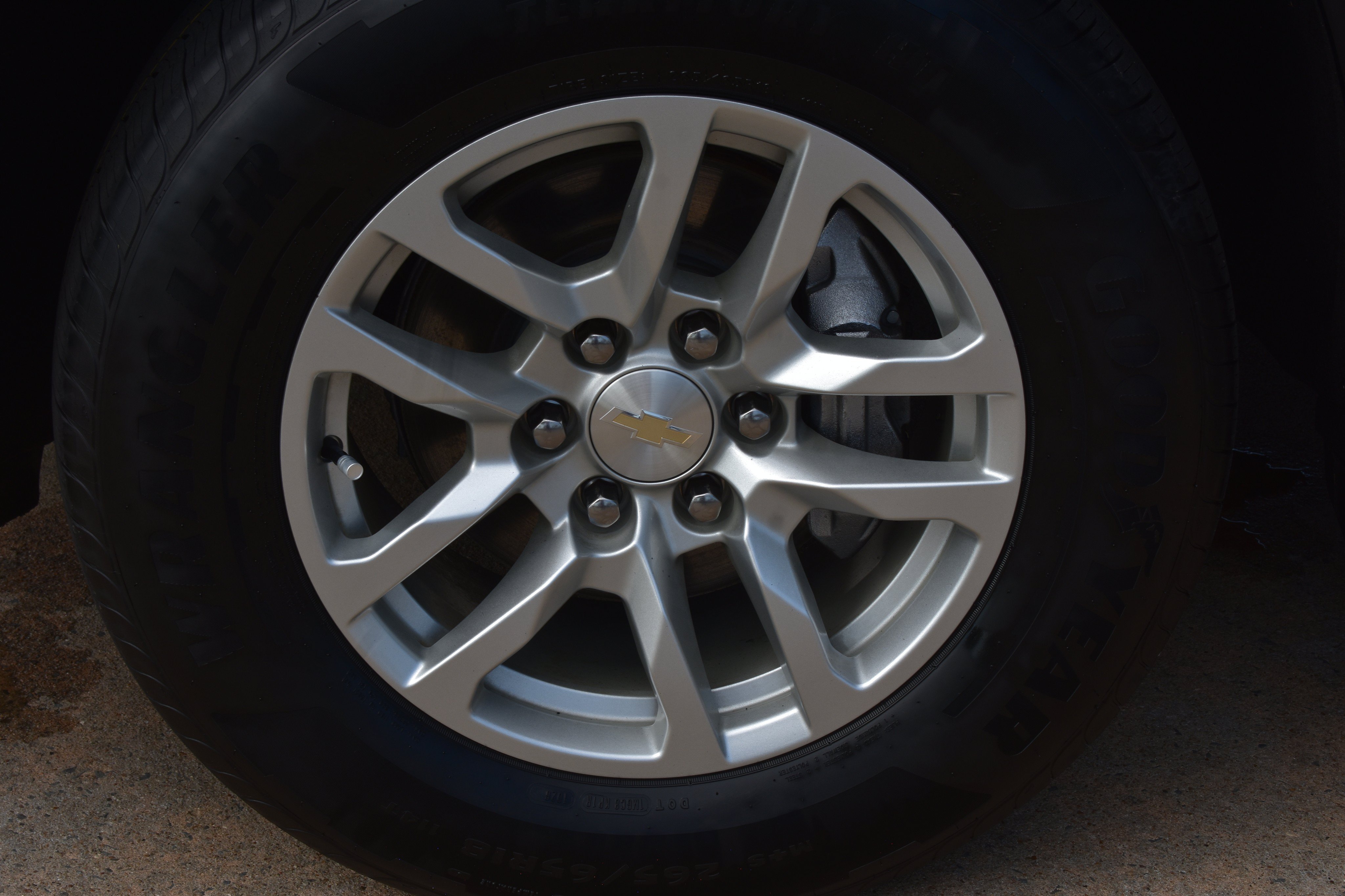 2023 Chevrolet Suburban LT - Photo 10