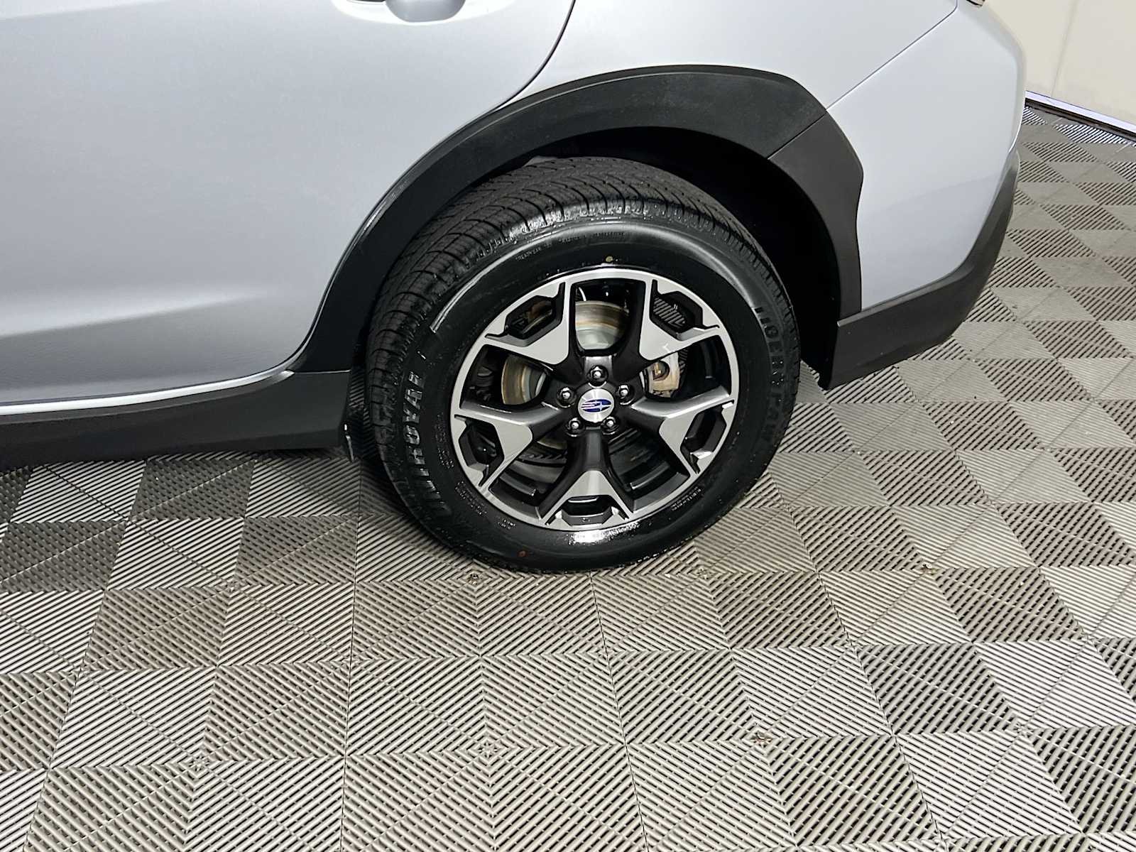 Used 2018 Ice Silver Metallic Subaru Premium image 31