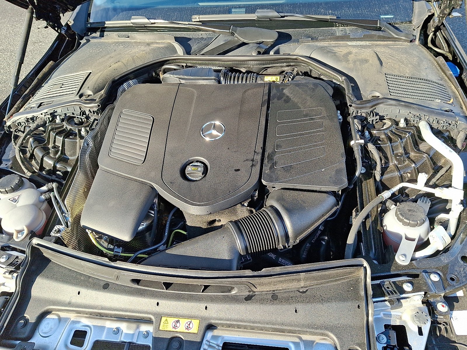 2025 Mercedes-Benz C-Class Sedan C 300 - Photo 27