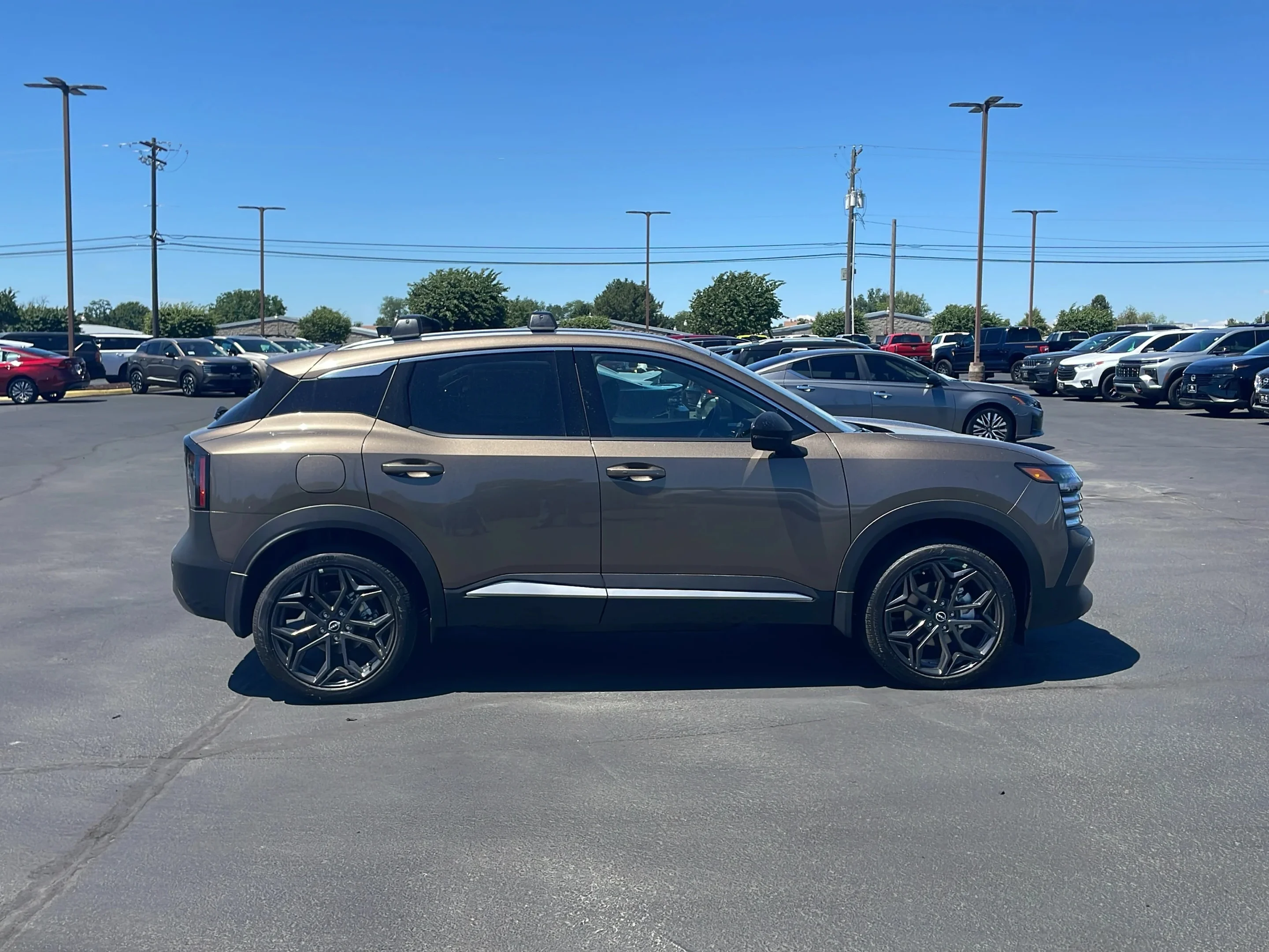 New 2026 Canyon Bronze Metallic Nissan SR image 8