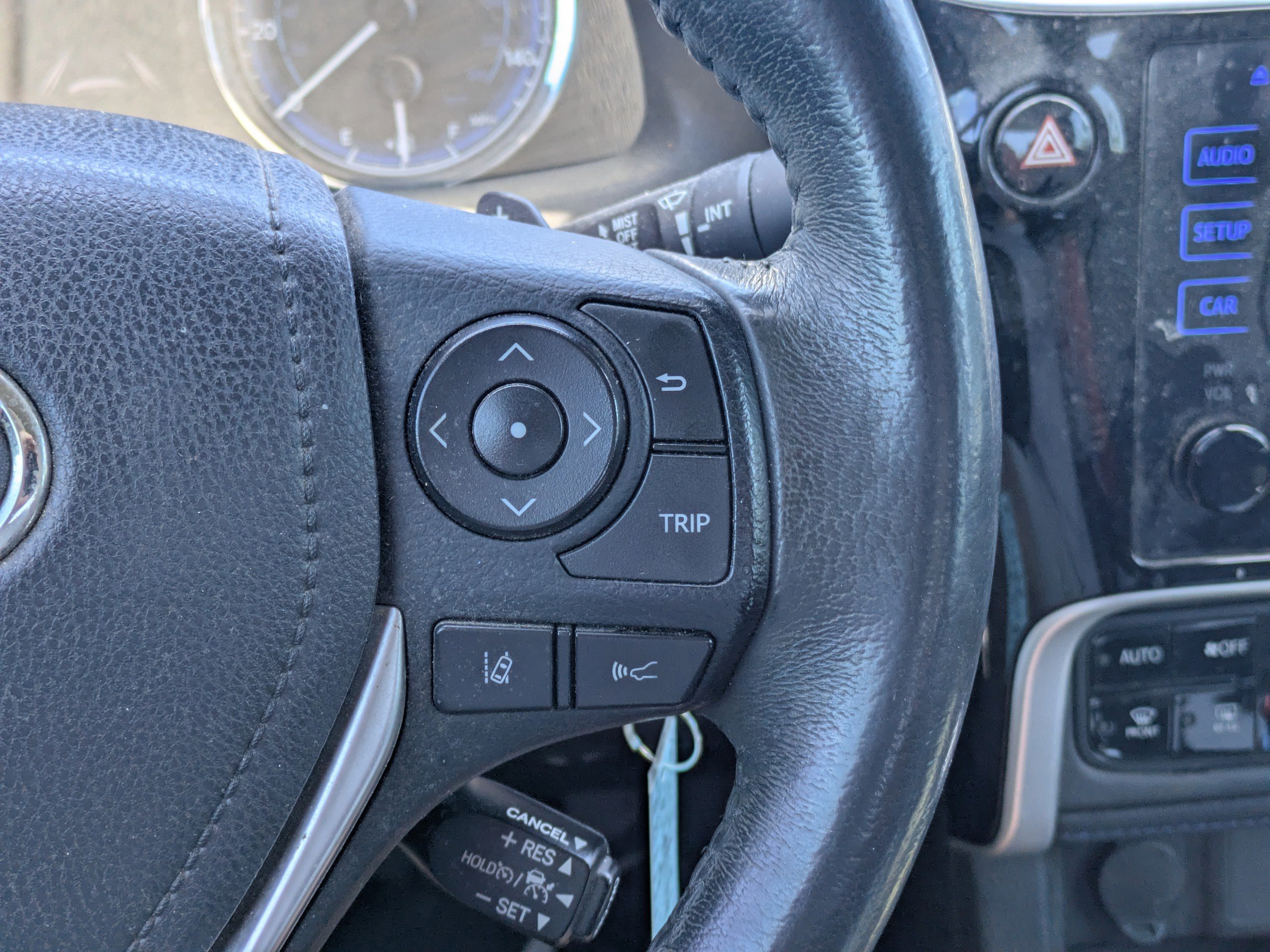 Used 2017  Toyota LE image 15
