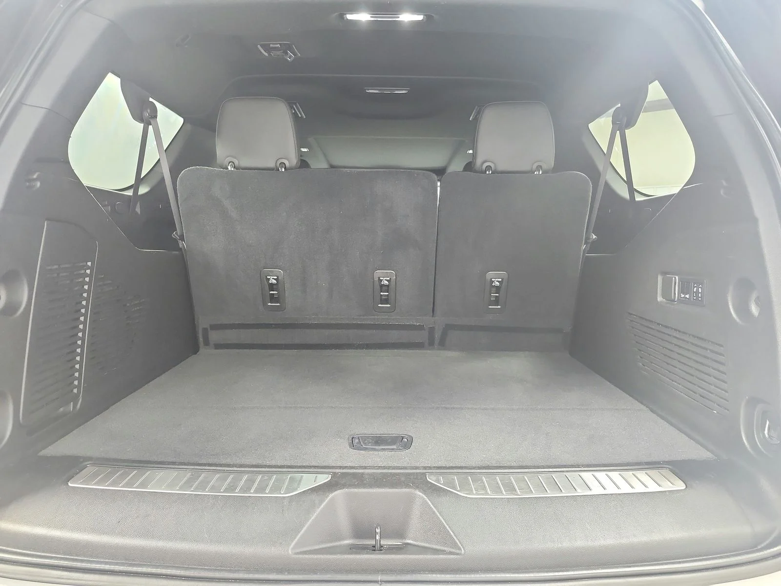 Used 2021 White Chevrolet High Country image 54