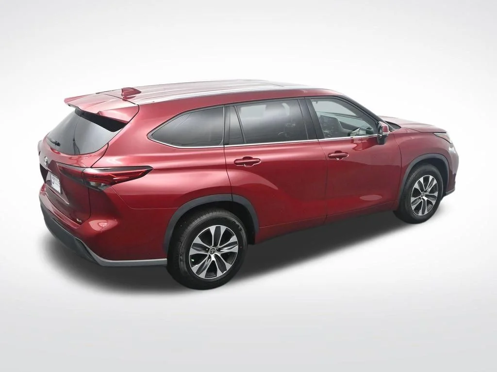 Certified Used 2021 Ruby Flare Pearl Toyota XLE image 35