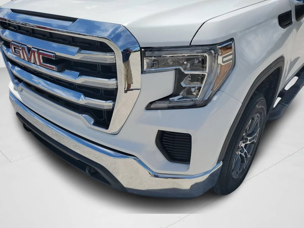 Used 2020 SUMMIT WHITE GMC SLE image 24