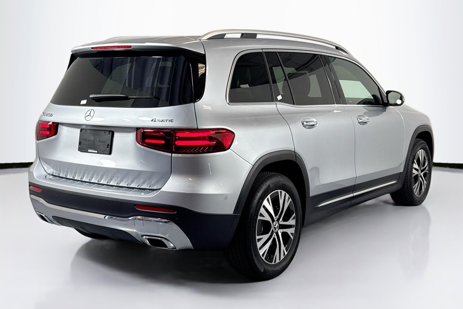 New 2026 Cirrus Silver Metallic Mercedes-Benz GLB 250 image 5