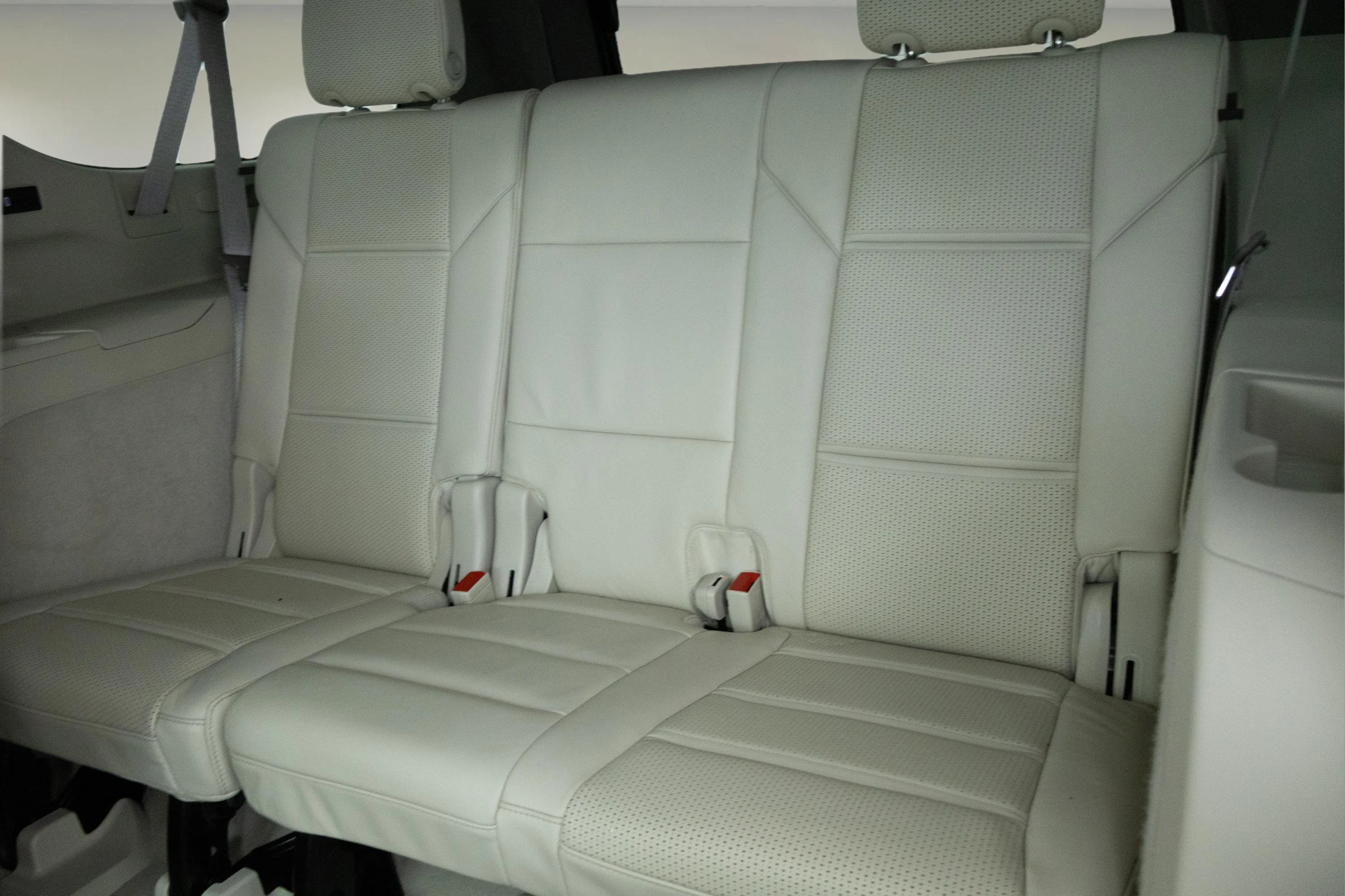 Used 2024 Crystal White Tricoat Cadillac 4WD Sport Platinum image 29