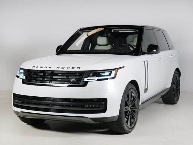 Certified Used 2023 Ostuni White Pearl Land Rover SE image 1
