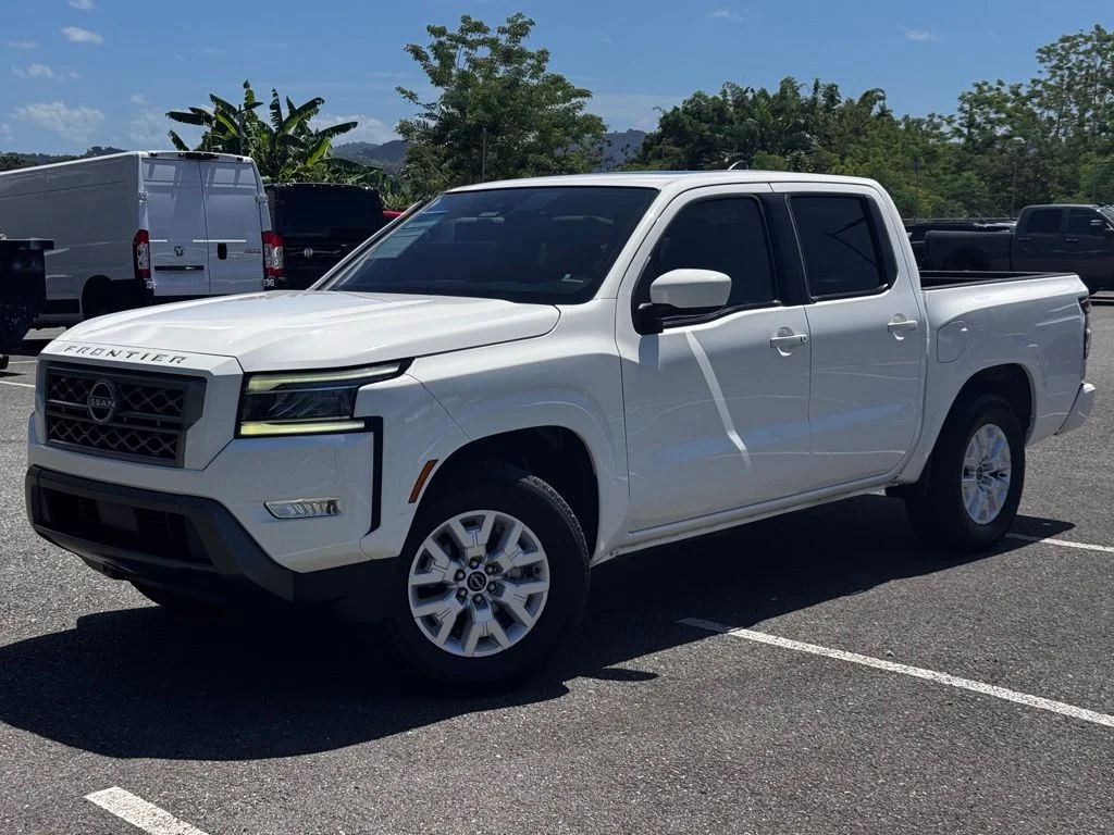 2022 Nissan Frontier SV Crew Cab 4X2 SWB's photo