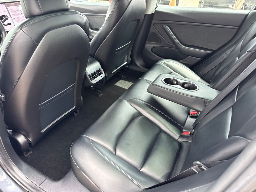 Used 2019  Tesla Long Range image 18