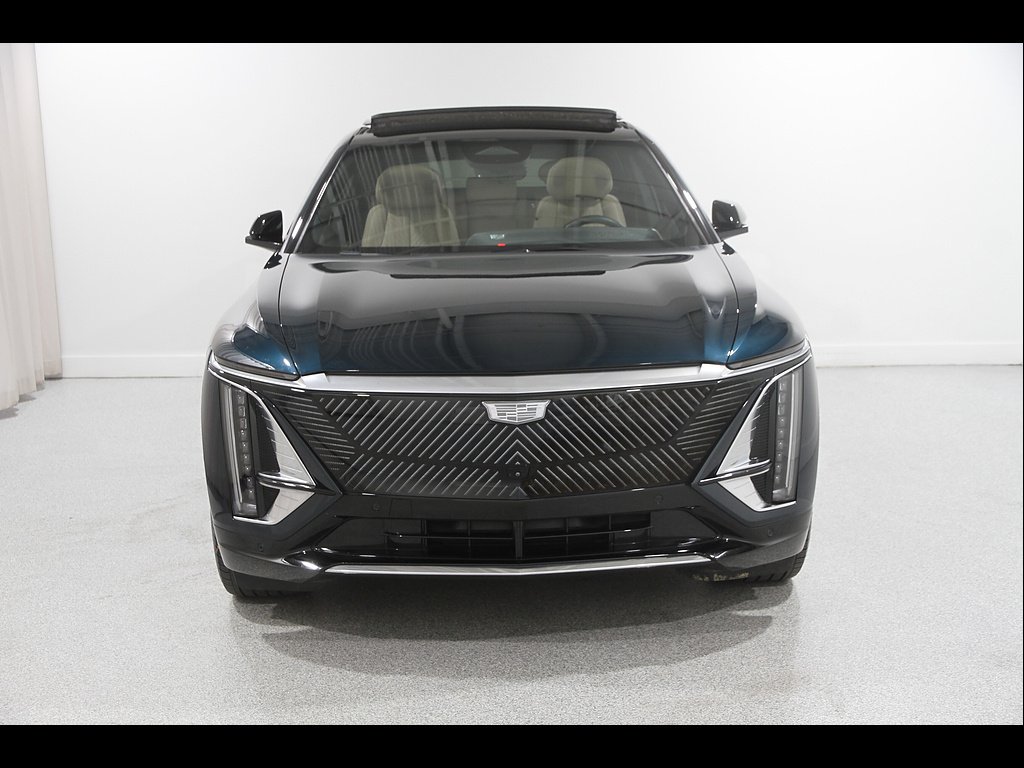Used 2024 Cadillac LYRIQ Luxury 3 with VIN 1GYKPSRL4RZ141038 for sale in Mentor, OH