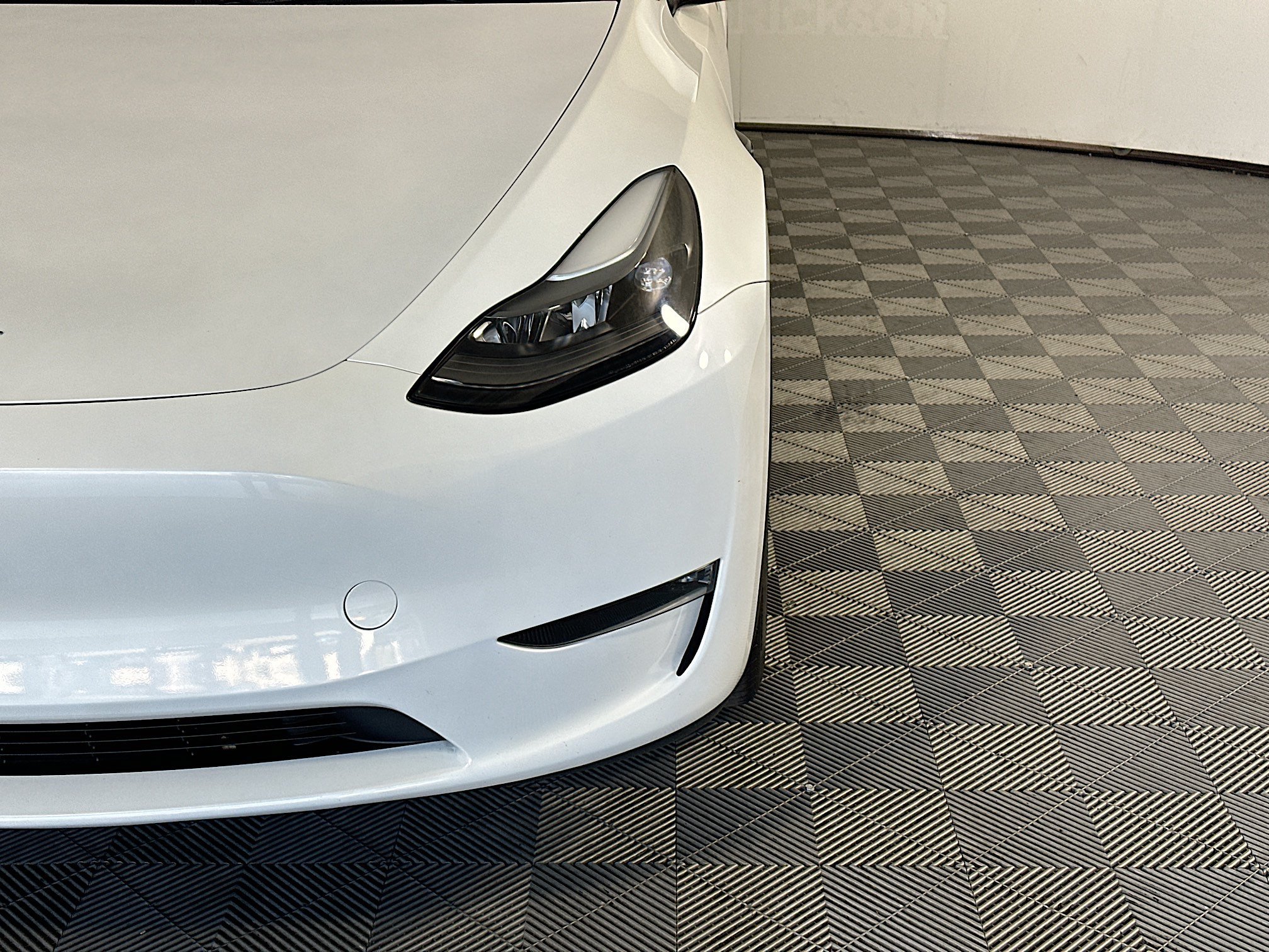 Used 2024 White Tesla Long Range image 9
