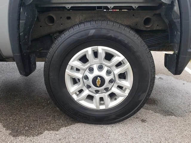 Used 2025 Gray Chevrolet LT image 27