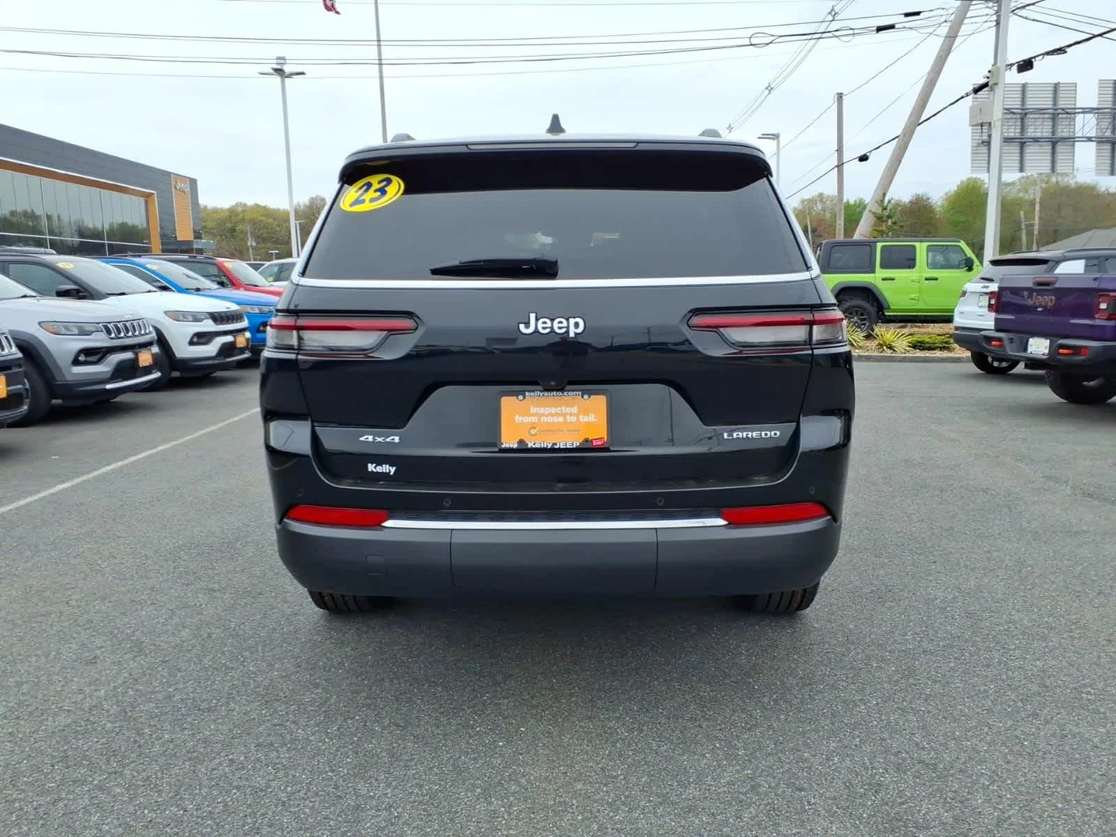 Certified Used 2023 Diamond Black Crystal Pearlcoat Jeep Laredo image 9