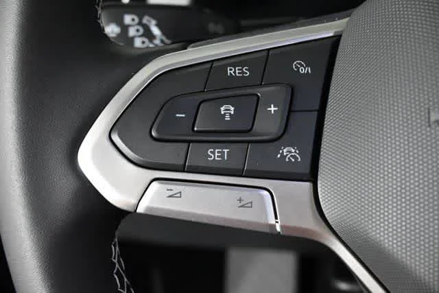 2026 Volkswagen Atlas Cross Sport SE w/Tech - Photo 37