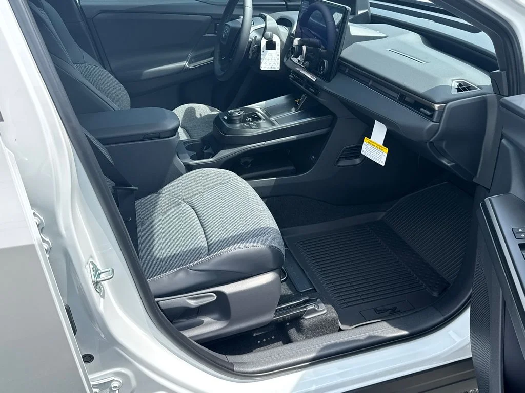 New 2026 Wind Chill Pearl Toyota XLE image 13