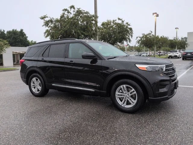 Used 2022 Black Ford XLT image 2