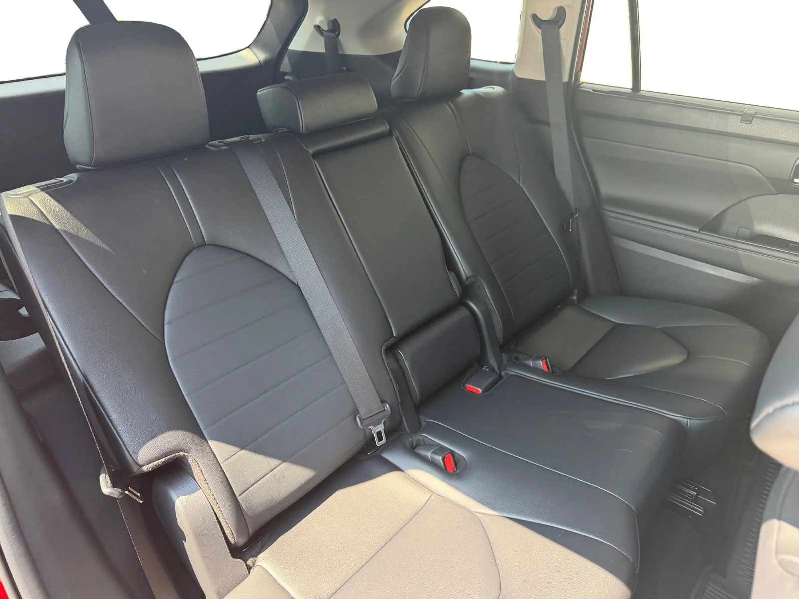 Used 2024 Ruby Flare Pearl Toyota XLE image 34