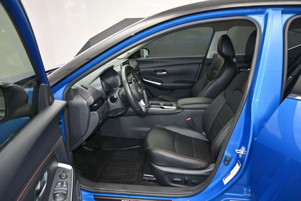 Used 2024 2t Blu Blk Roof Nissan SR image 16