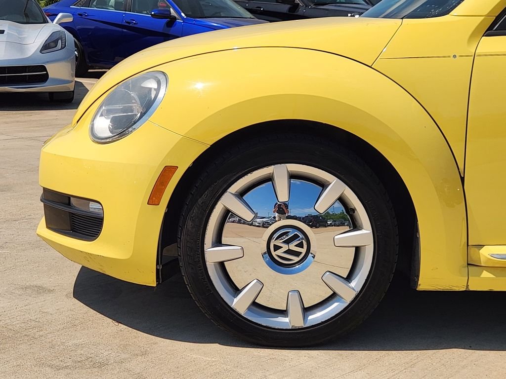 Used 2015 Yellow Rush Volkswagen 1.8T w/Sun/Sound/Nav image 9