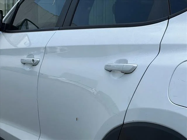 Used 2021 White Cream Hyundai SE image 7