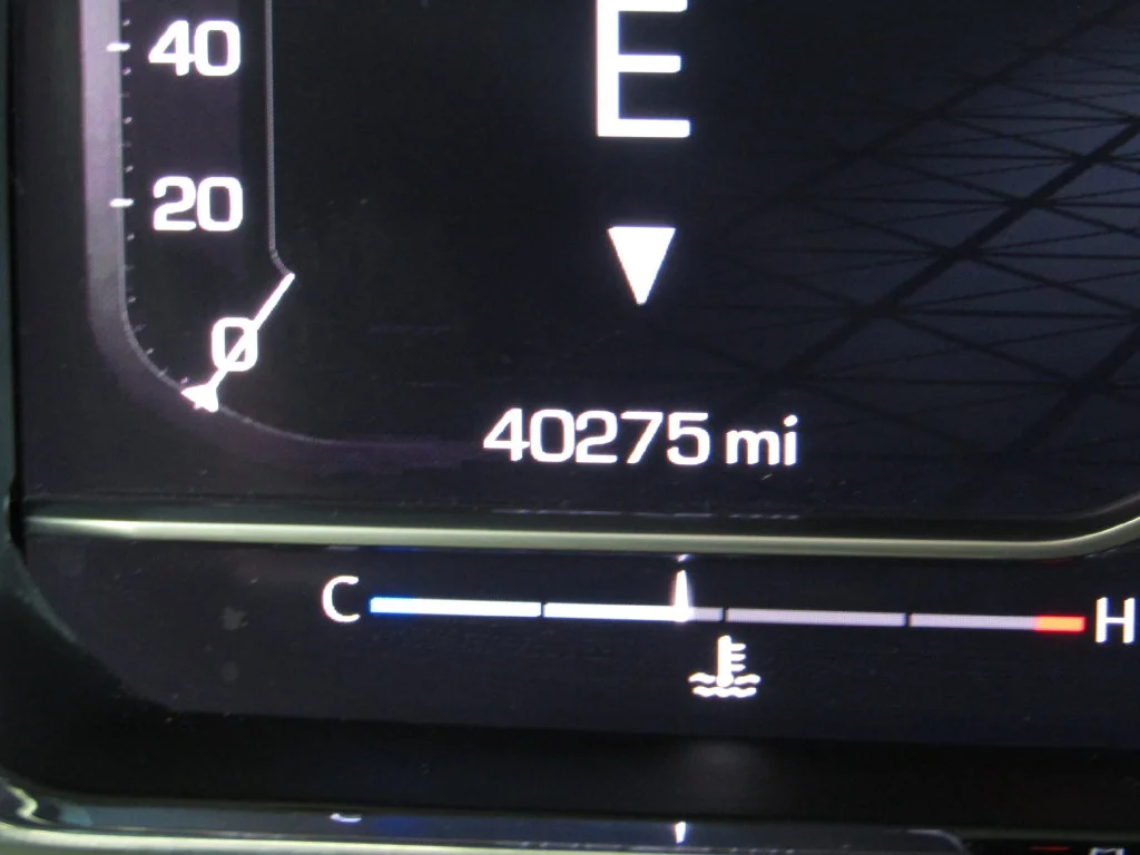 Used 2024 White GMC SLT image 34