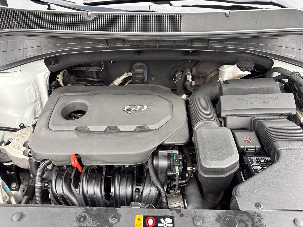 Used 2018 White Kia LX image 11