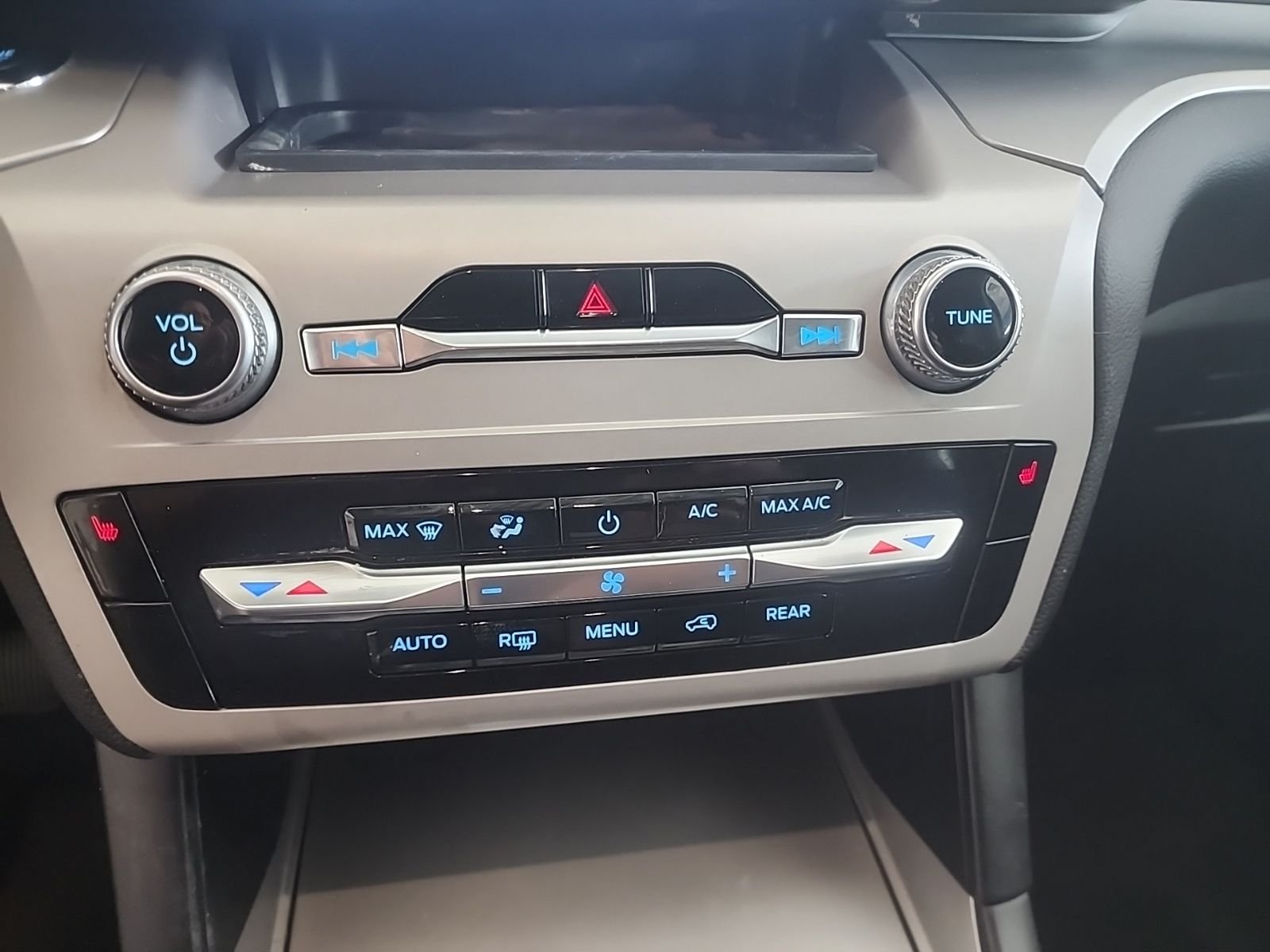 Used 2022 White Ford XLT image 21