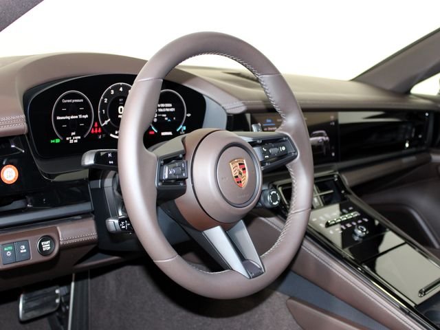 New 2026 Aventurine Green Metallic Porsche 4 image 4