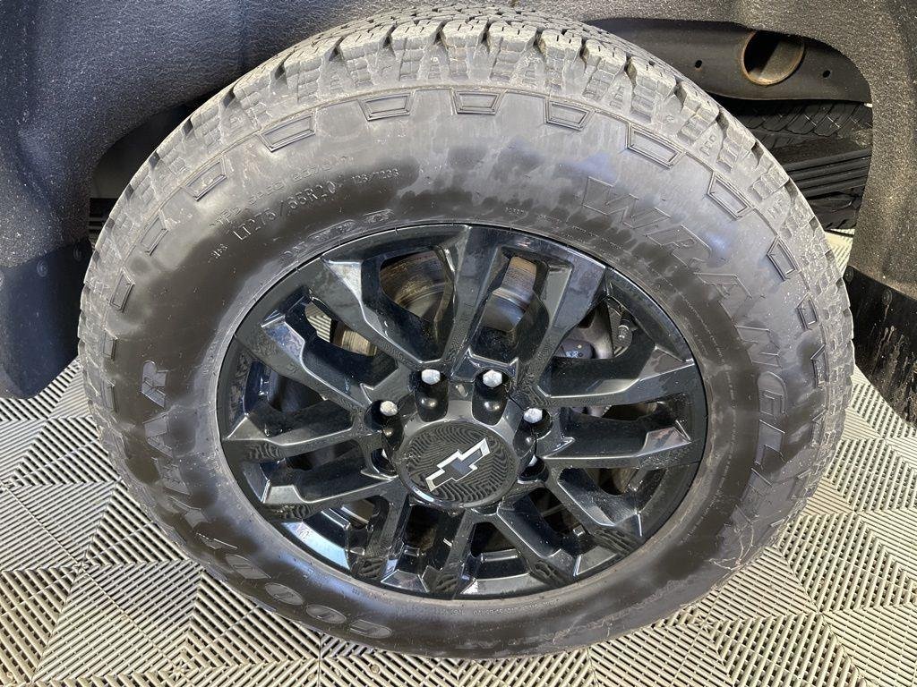 Used 2025 Sterling Gray Metallic Chevrolet LTZ image 10