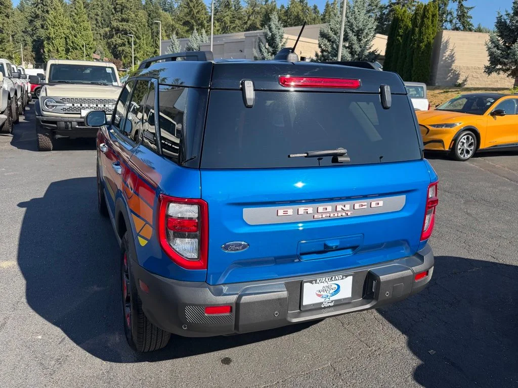 Certified Used 2025 Velocity Blue Metallic Ford Free Wheeling image 9