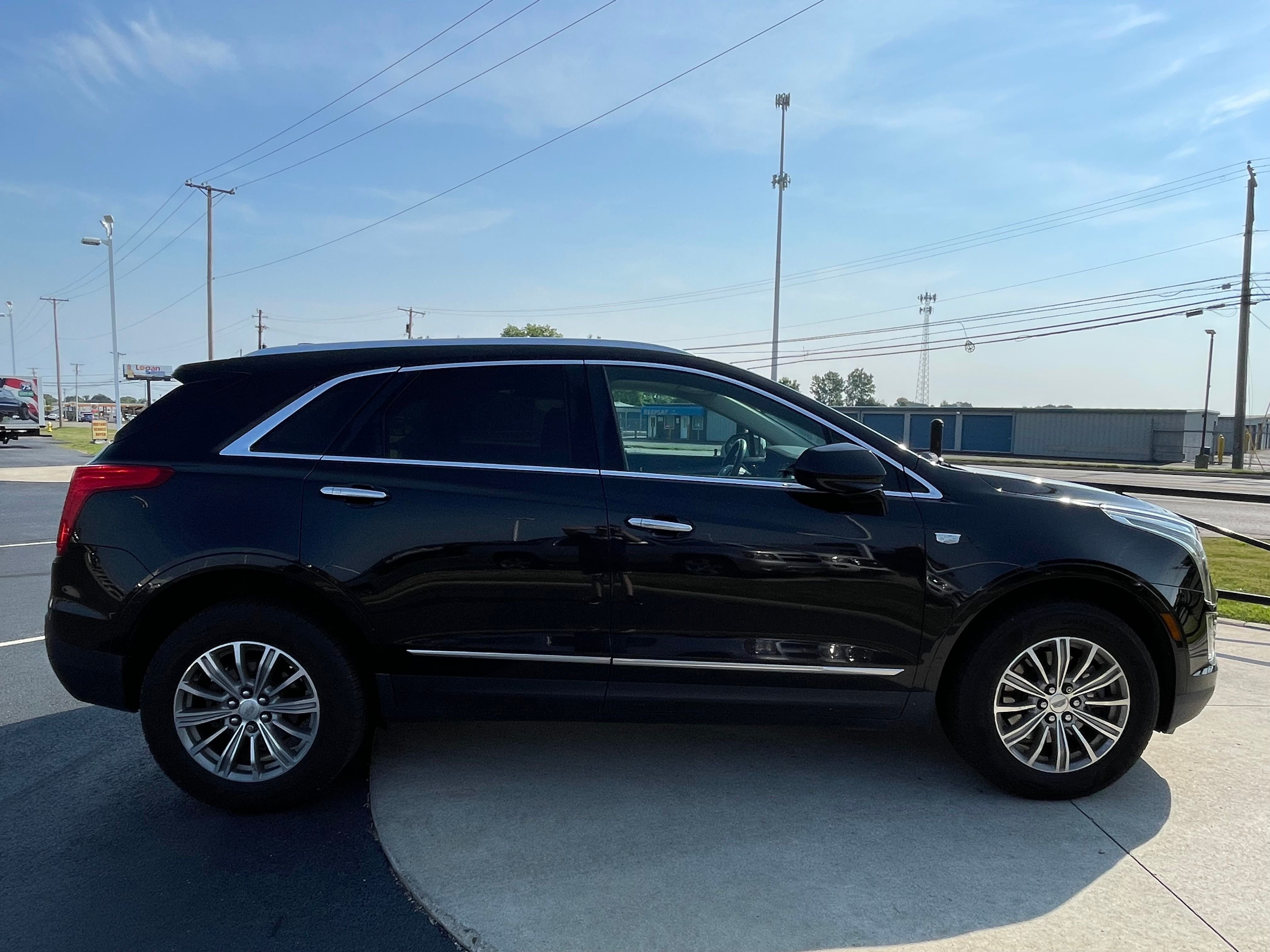 Used 2017 Stellar Black Metallic Cadillac Luxury image 8