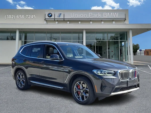 Used 2022 Dark Graphite Metallic BMW xDrive30i image 3