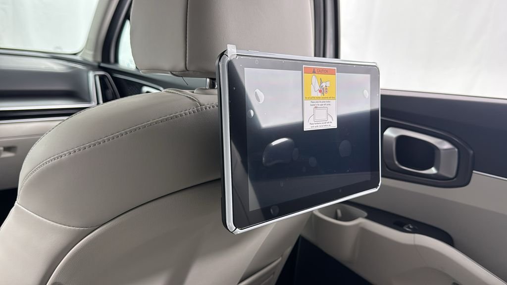 2025 Kia Sorento S - Photo 38