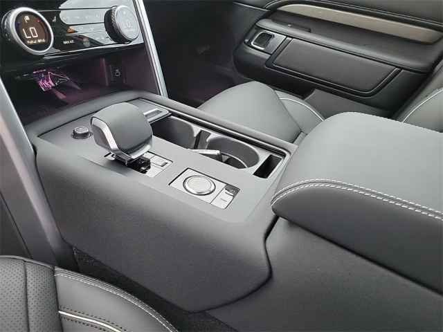New 2024 Santorini Black Land Rover Metropolitan Edition image 31