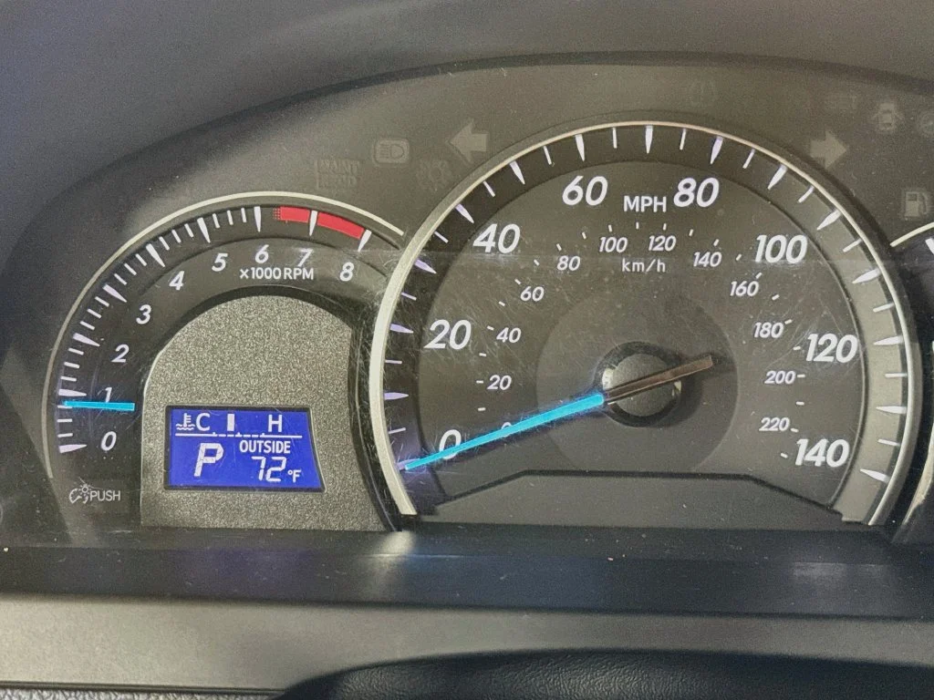 Used 2013 Gray Toyota LE image 14