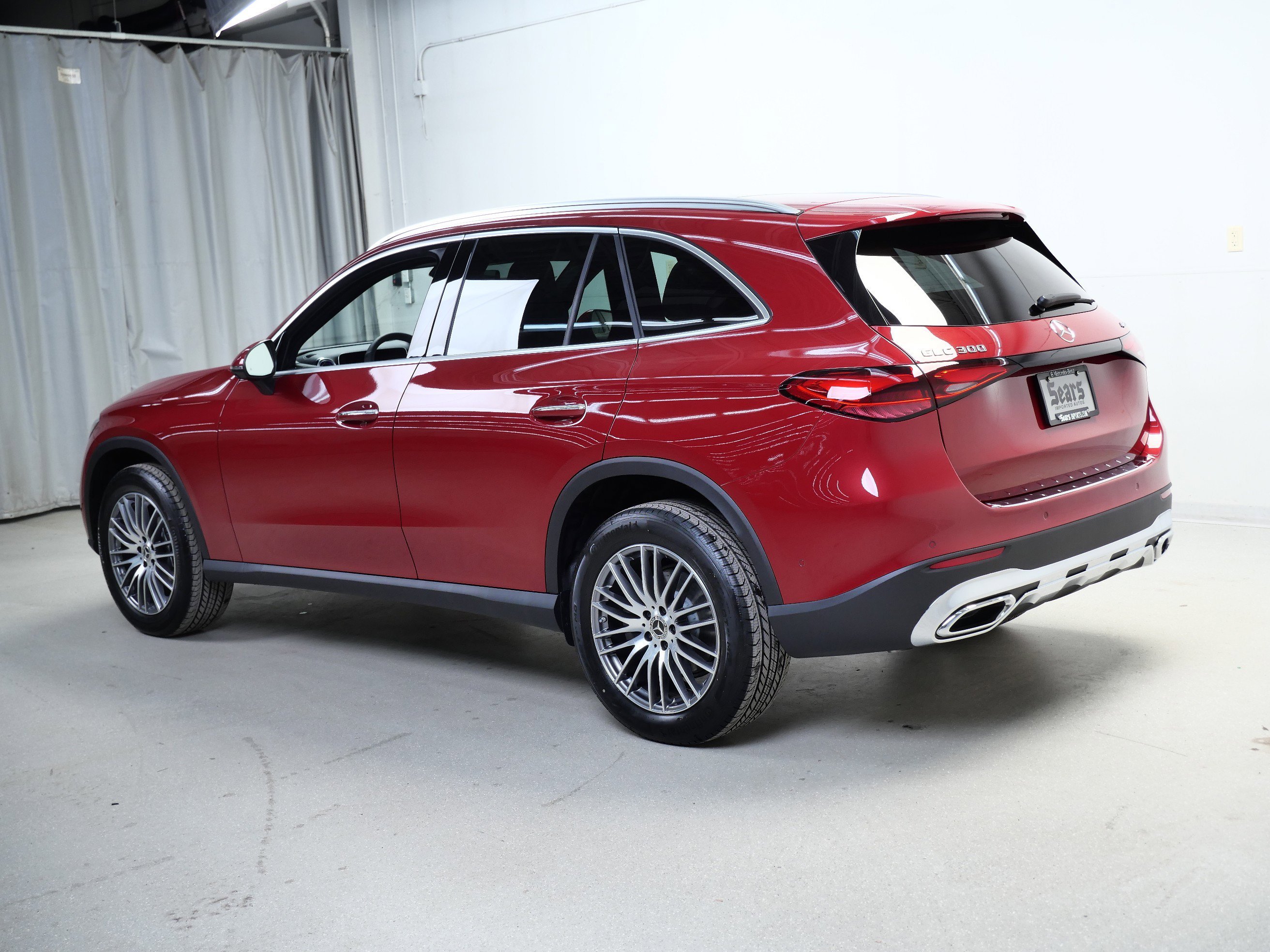 New 2026 MANUFAKTUR Patagonia Red Metallic Mercedes-Benz GLC 300 image 6
