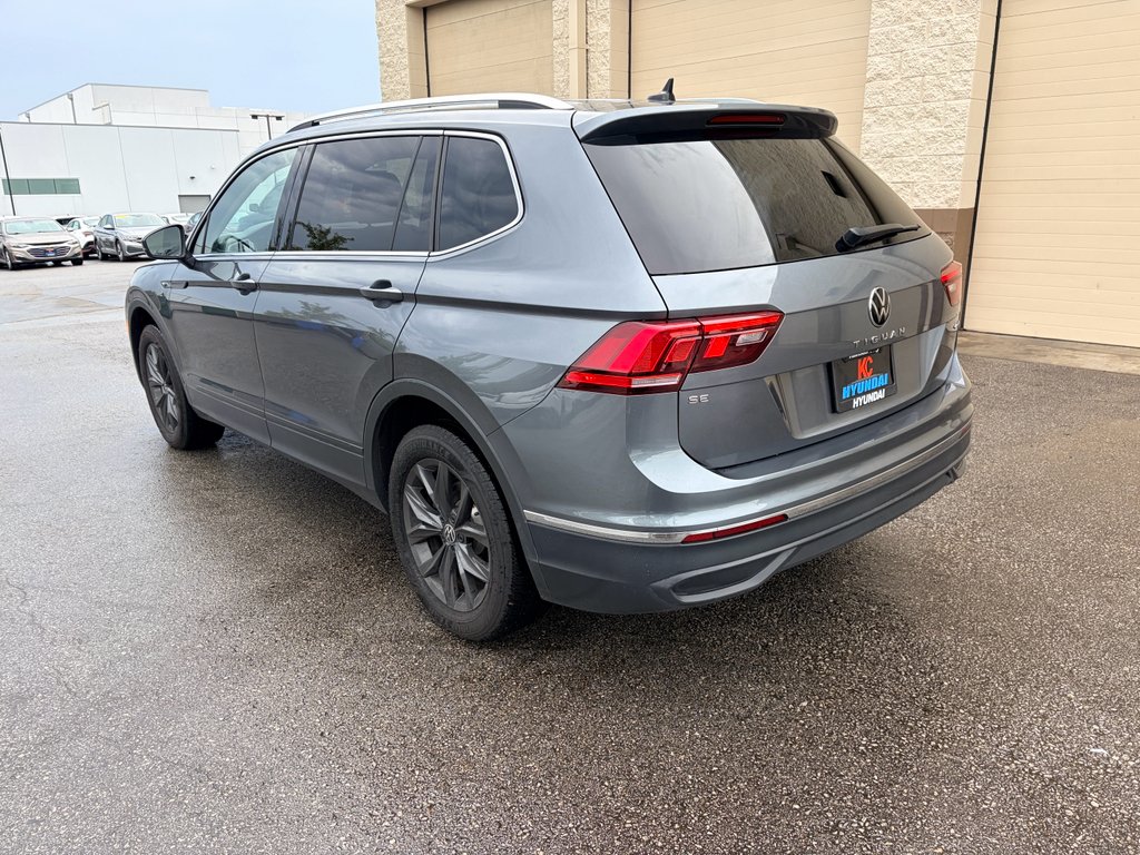 Used 2024 Platinum Gray Metallic Volkswagen SE image 3