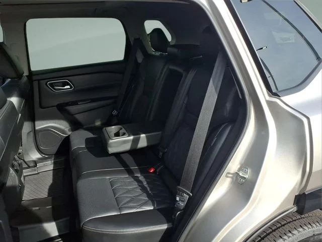 Used 2025 Gold Nissan Platinum image 31
