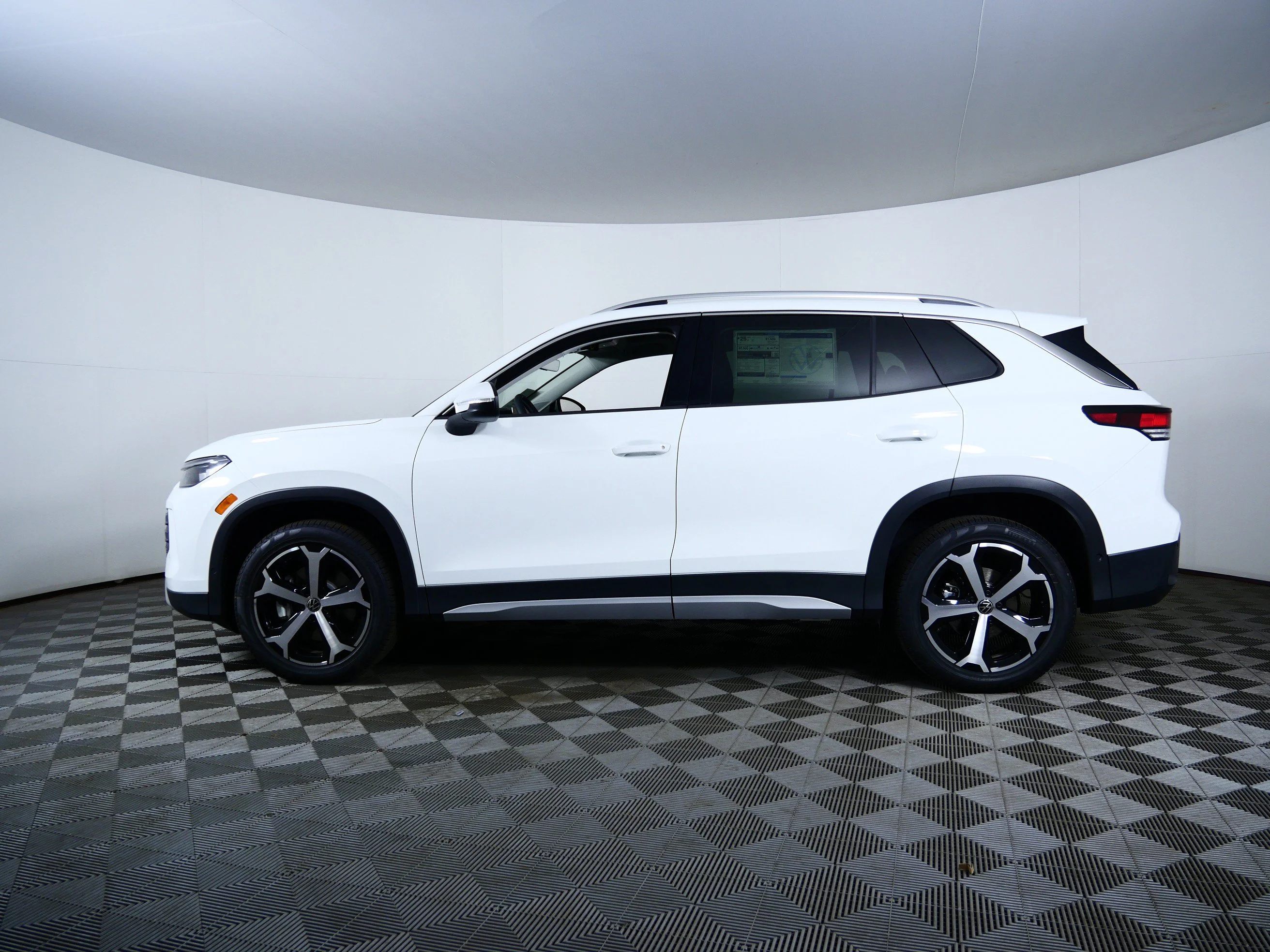 New 2026 Pure White Volkswagen SE image 4