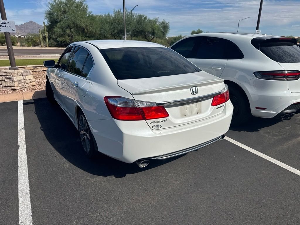 Used 2015 Crystal Black Pearl Honda Sport image 4