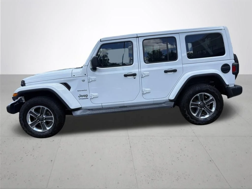 Used 2018 White Jeep Unlimited Sahara image 8