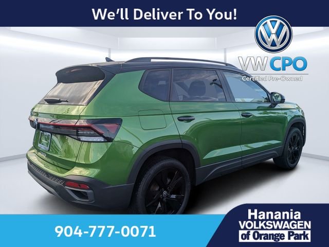 Certified Used 2025 Green Volkswagen 1.5T SE Black image 3