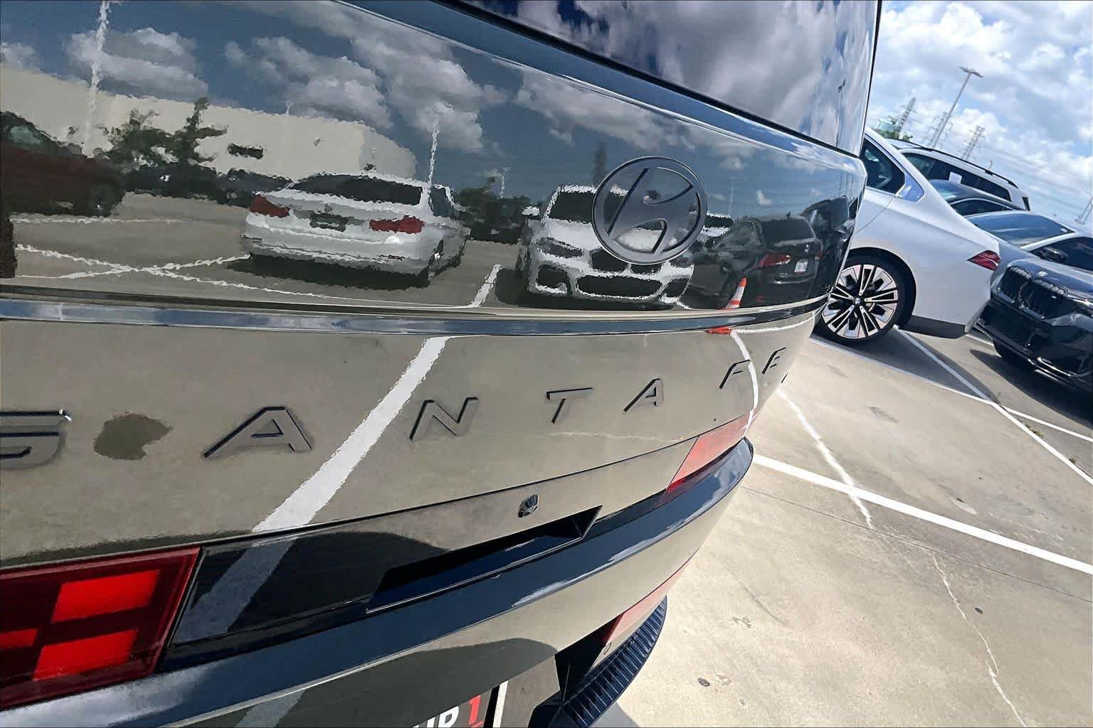 Used 2024 Rockwood Green Hyundai Calligraphy image 9