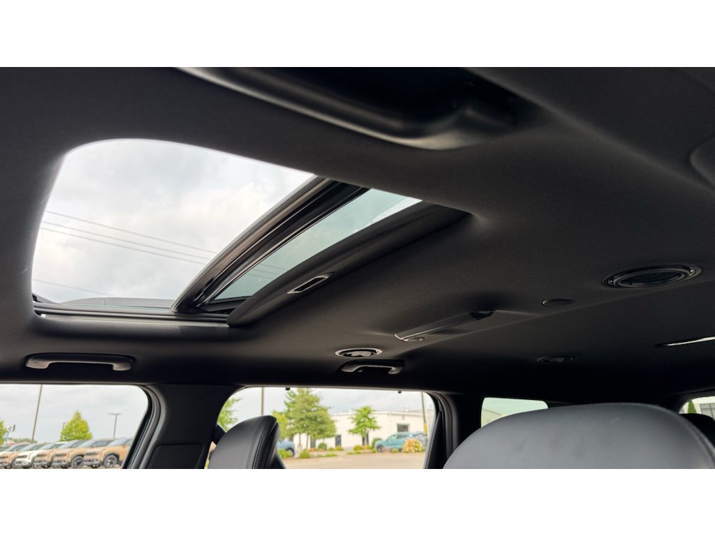 New 2027 Black Jade Green Kia X-Line EX image 25