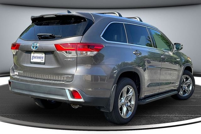 Used 2018 Gray Toyota Limited Platinum image 5
