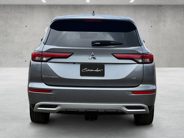 Used 2022 Mercury Gray Metallic Mitsubishi SE image 16