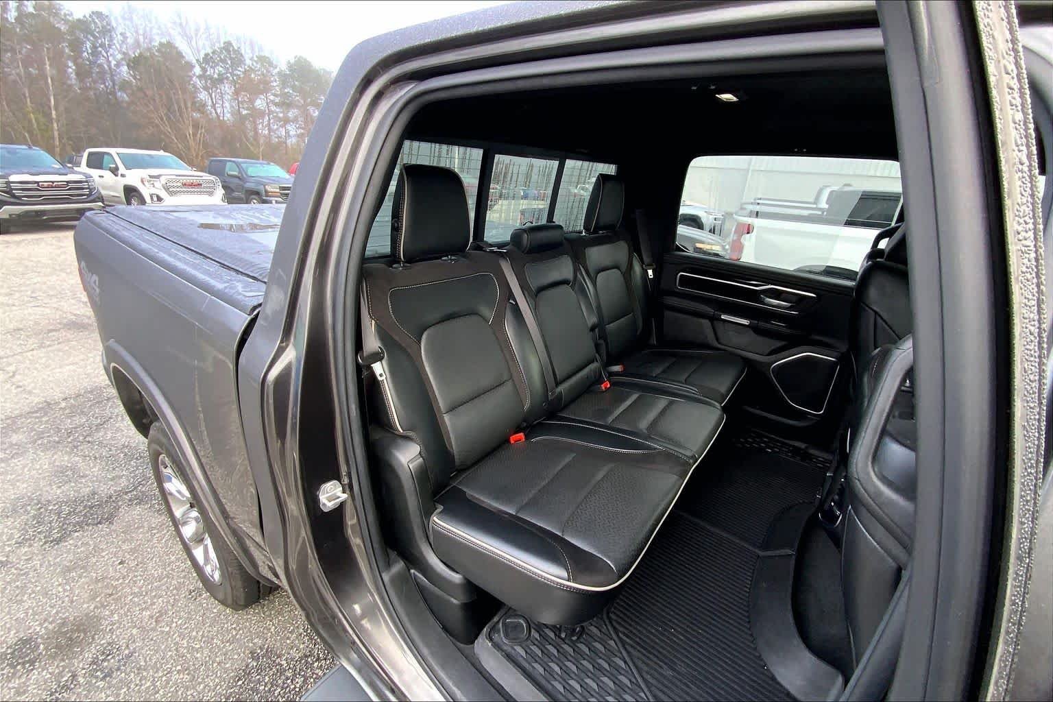 Used 2020 Granite Crystal Metallic Clearcoat Ram Laramie image 19