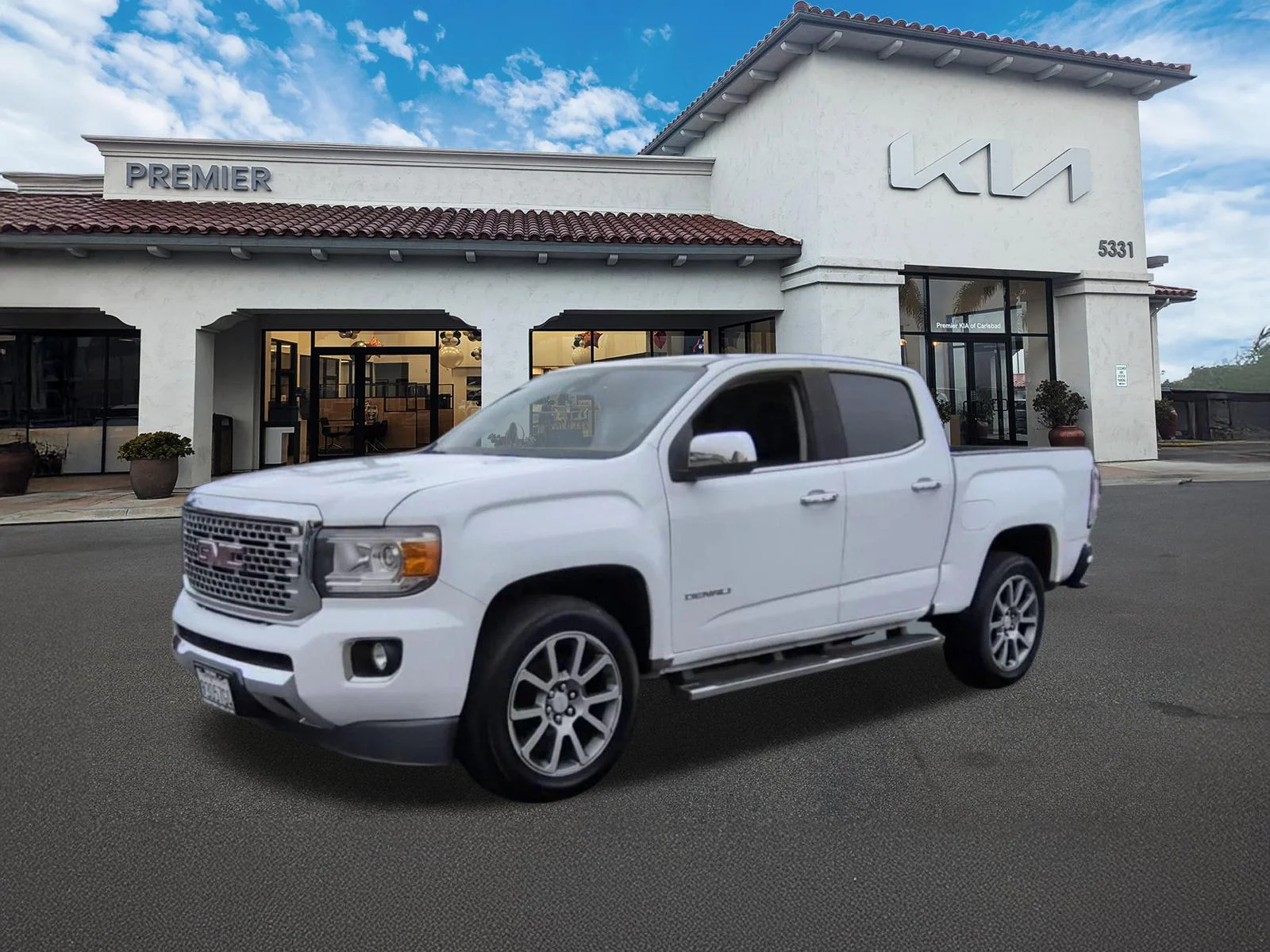 Used 2018 White GMC Denali image 4