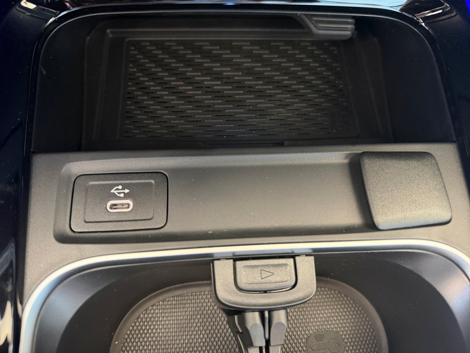 New 2026 Mountain Grey Metallic Mercedes-Benz GLB 250 image 50