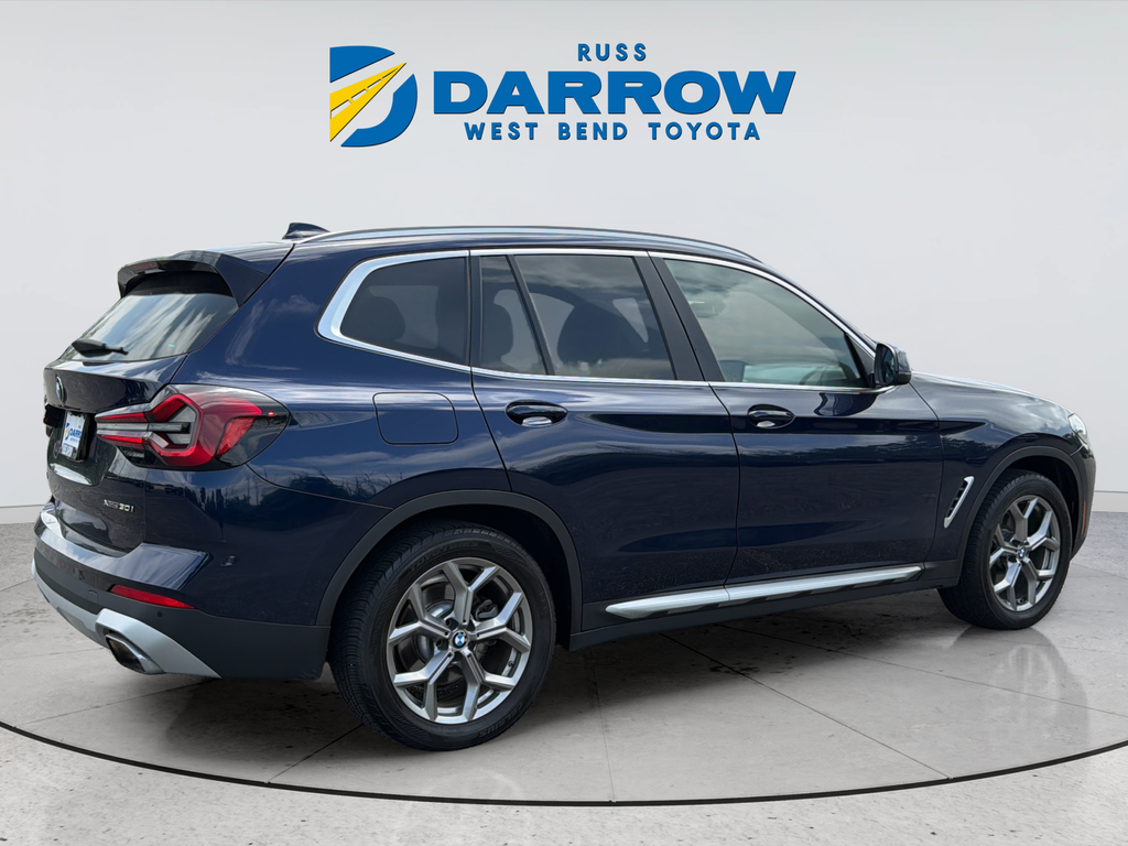 Used 2022 Blue BMW xDrive30i image 4